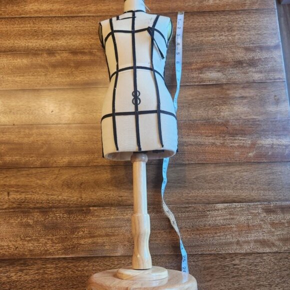 adjustable dress mannequin PDM WORLDWIDE Beige Female Form Size 6-14 simply mark their body measurements in a different color of ink Affordable Adjustable Dress Forms -